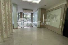 Xe hơi đậu trong nhà cách mạng tháng 8 p15 q10