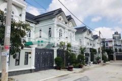 Đất đối diện khu biệt thự