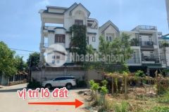 Đất góc 2 mt đường 8m 7x14 ngay chợ kdc cao tâng