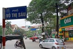 Hàng độc mặt phố võ thị sáu kinh doanh vỉa hè