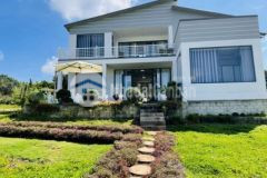 Cần bán 1 ngôi nhà vườn nghỉ dưỡng bên hồ phúc thọ