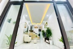 Nhà đẹp lạc long quân 40m2x5t giá 4 tỷ