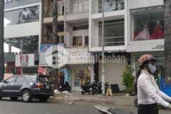 Ngộp ngân hàng bán gấp nhà mt nguyễn trãi, q1, dt 4m x 25m,1lầu,giá24tỷ 0946298105