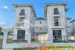 Bán căn biệt thự đơn lập 240m2 view hồ duy nhất vừa lên sàn tại centa sg