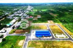 Nền bán trong khu dân cư và chợ mỹ an