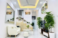 Bán nhà lạc long quân, cầu giấy, mới 45m2, 4t, mt 3.8m, chỉ 5.05 tỷ. kinh doanh.