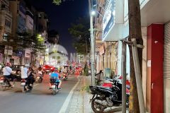 Mặt phố, vị trí đẹp, kinh doanh sầm uất phố nguyễn lương bằng. 0911554873.