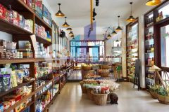 Nhà hàng nhà thuốc khách sạn quang trung phường 9 tp đà lạt.