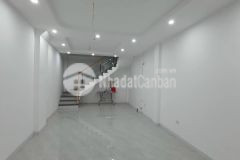Bán nhà lạc long quân, tây hồ 40m2, 5 tầng, mới đẹp, dọn đến ở luôn.