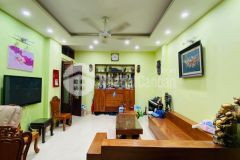 Bán nhà nguyễn khang,cầu giấy. dt 40m x5t, mt4,5m. giá. 5,75 tỷ.