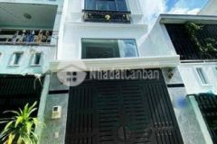 Kẹt tiền bán rẻ nhà mới xây