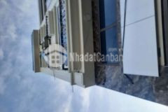 Nhà mặt phố bằng b ô tô tải chạy qua kinh doanh