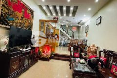 Vỡ nợ bán gấp nhà mặt phố quang trung sầm uất 99m2 chỉ 9.999 tỷ. lh 0989.62.6116