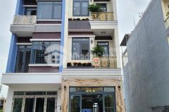 Bán nhà dĩ an 1 trệt 3 lầu gần thủ đức full nội thất