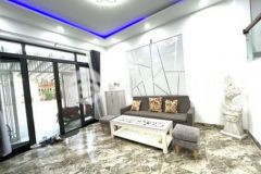 B án nhà mặt tiền đường 10m5 g ía như nhà kiệt