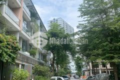 Bán nhà mặt tiền đ.số 5, 80m2, 4 lầu đẹp, kd sinh lời ngay, cc gia phát, 9.5 tỷ.