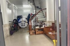 Nhà trung tâm thạch bàn cổ linh 35m oto đỗ cổng