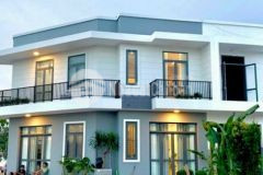 Nhà 1 trệt 1 lầu có ngân hàng 4 8 sổ riêng bd