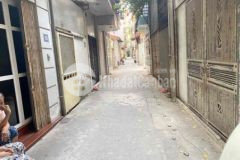 Mặt ngõ tân xuân ngõ trước nhà 3m 15m ra ô tô