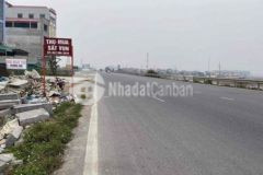 Mặt đường quốc lộ 18 kinh doanh bất chấp giá 3x mầ