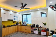 Bán gấp nhà đường 195.văn quán. ngõ rộng, 2 ban công trước sau. 48m. 3.4 tỷ