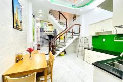 Siêu phẩm trung tâm quận 12 đường trải nhựa 6m ngay ubnd quận 12 4 tầng lầu chỉ 5 tỷ