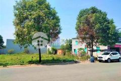 Gia đình bán 360m2 mặt tiền đườngnhựa 16m sát kcn