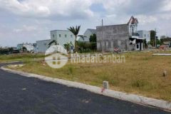 Đất shr mt đuờng nhựa 7m dt 100m2 full thổ cư