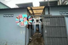 Chính chủ bán nhà 1 tr 1 l và cấp 4 gần vincom q9