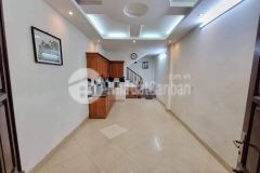 Cực rẻ cần bán gấp căn nhà 35m, 5 tầng đường võ chí công.lh 0967356298.