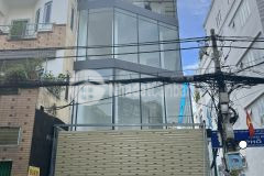 Cho thuê căn góc 2 mặt tiền mới xây áp kính hình thật nguyễn thượng hiền