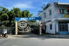 Nhà mặt tiền hẻm 235 đồng văn cống