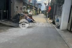 Sẫn nhà 2 tầng kiên cố đường oto moring vào nhà