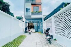 Bán nhà 2 lầu xịn mới 100 giá rẻ chính chủ