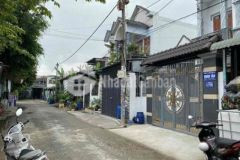 Bán lô đất gần chợ phú phong đường nhựa thông