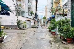 Bán nhà 2 lầu st 2 căn ra mặt tiền