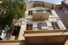 Cho thuê nhà riêng ngõ 640 nguyễn văn cừ, dt 55m x 3 tầng, mt 6.5m, ô tô đỗ cửa, giá 20 triệu