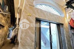 Nhà tô hiệu 30m 3 tầng