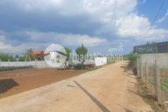 Kẹt tiền bán đất rẻ hơn thị trường 200 300 triệu