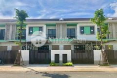 Căn nhà 2 tầng trục thông chợ vĩnh tân tân uyên