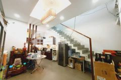 Bán nhà quận 9, cách đình phong phú 200m, 52m2, 4 tầng, hxt, 5 tỷ 700. tl