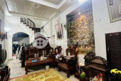 Bán nhà dịch vọng cầu giấy, dt 35mx 5t, mt3,5m. gía 5,5 tỷ.