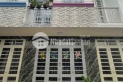 Kẹt tiền bán nhà 1 trệt 1 lầu ngay chợ