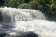 Thác đẹp nước trong vắt quanh năm