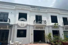 Nhà thô phố hoa lan 2 2 tỷ