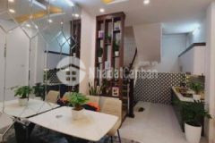 Khách sạn năm sao liền kề royal city nhà đẹp f