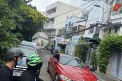 Nhà gần hẻm xe hơi p12 bt 40m2 5 tỷ 200 xây 4 lầu