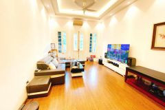 Bán nhà lạc long quân 40m ra mặt phố, 40m2, 4 tầng, cách hồ tây 200m