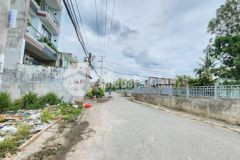 Bán đất có sẵn nhà cấp 4 cho thuê sau căn 2mt tl47