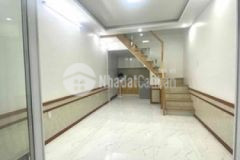 Bán căn nhà 25m2 2 tầng ở gần mặt đường văn cao